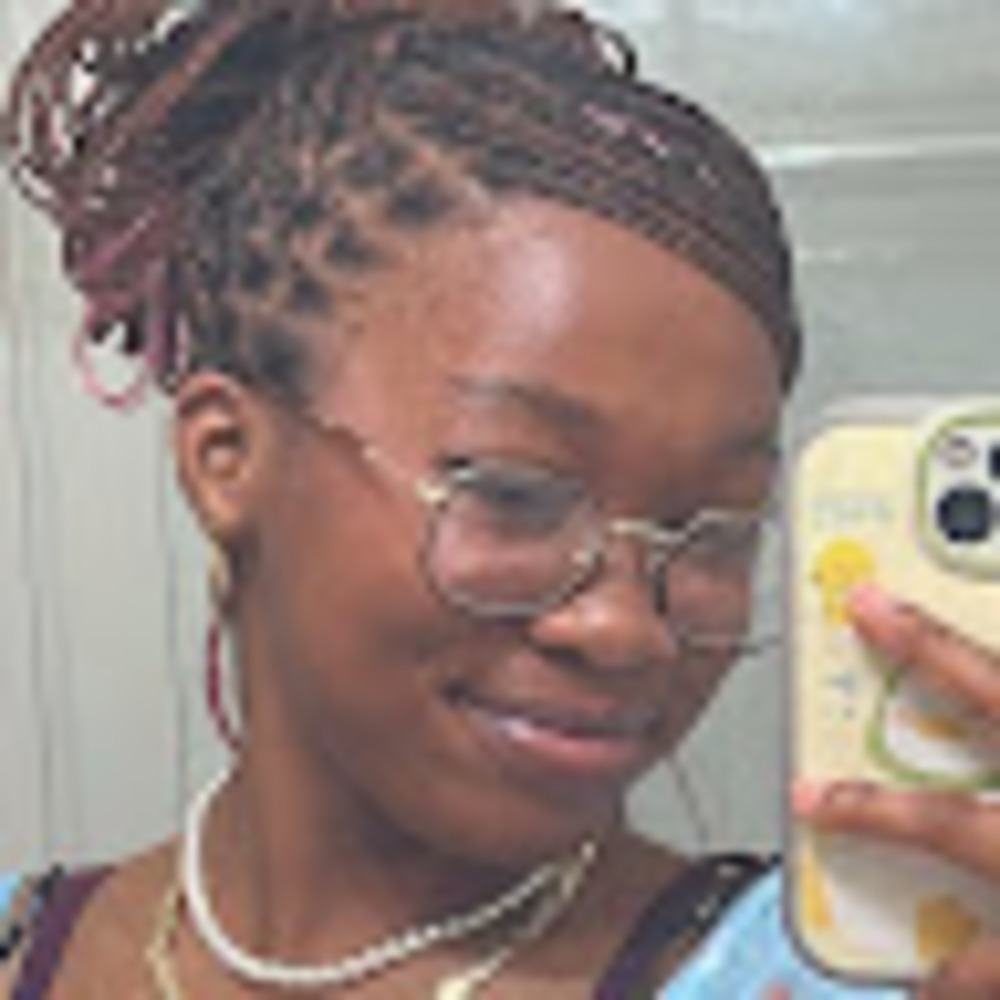 Meet your Posher, Daniela